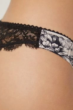 Γυναικεία Σλιπ Στρίνγκ Emporio Armani Underwear μπεζ -Emporio Armani Underwear Κατάστημα unnamed file 1398